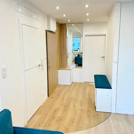 Duzy Apartament Z Widokiem Na Miasto, Parking Podziemny アパート
